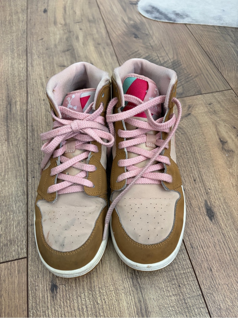 Nike Air Jordan Retro 1 Mid - Hare Lola Bunny GS Size 6.5 W